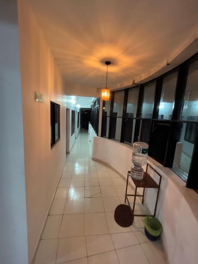 Tower 21 Regency Hotel Kochi Exterior photo